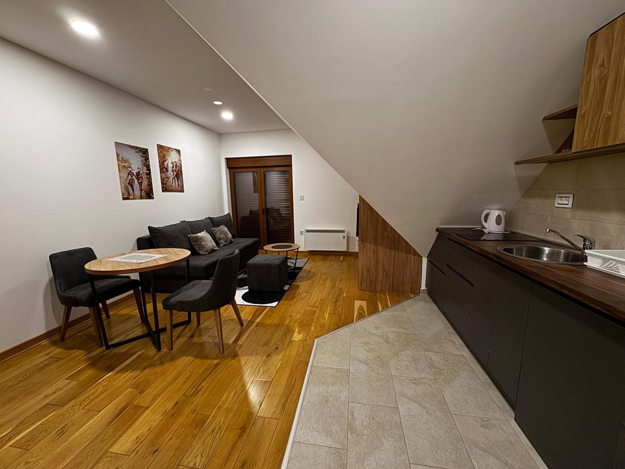 Apartment Katalina & *